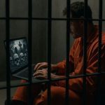 Portales espirituales que se abren con los celulares y pantallas portales espirituales en los celulares biblia