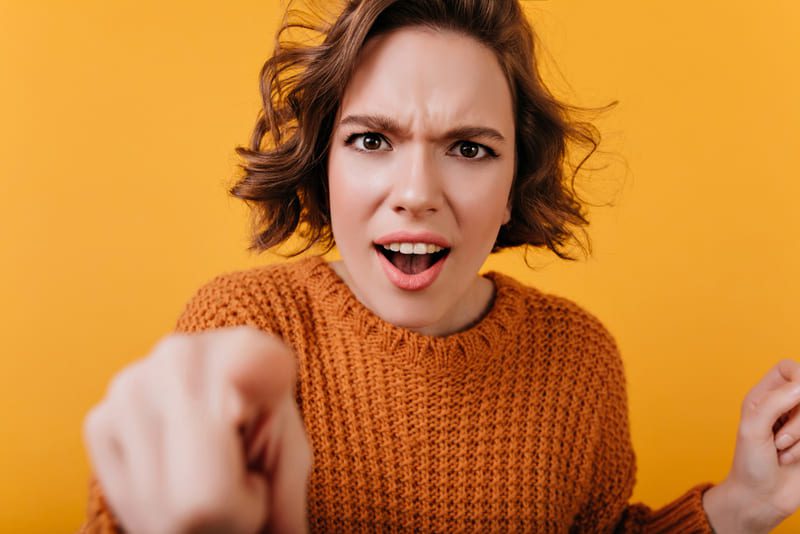 quién me está haciendo brujería